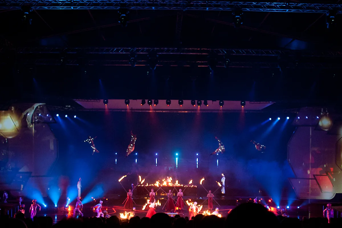 Fire show finale su grande palco