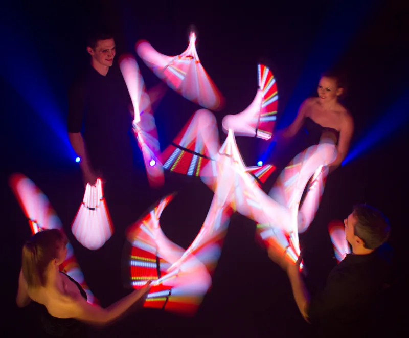 Juggling Glow: giocoleria con clave LED